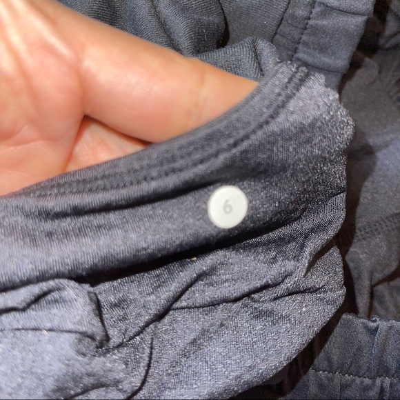 Lululemon strength and tone shorts - Picture 8 of 8